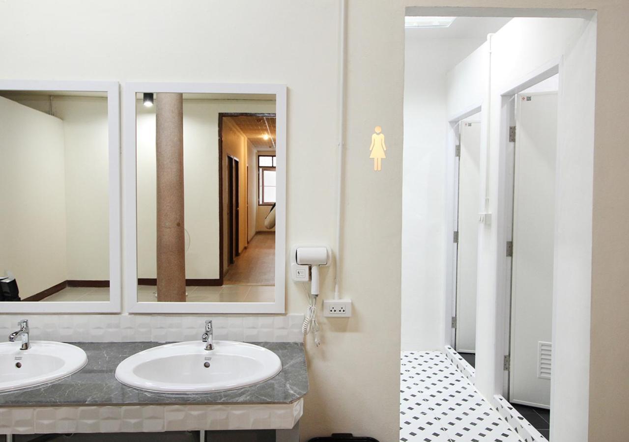 Chaiwat Hostel Bangkok Eksteriør billede